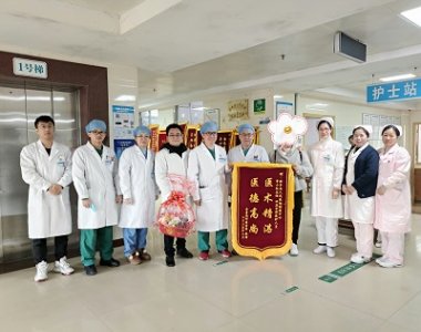 <b>八旬患者突发疾病 医护人员接力助其转危为安</b>