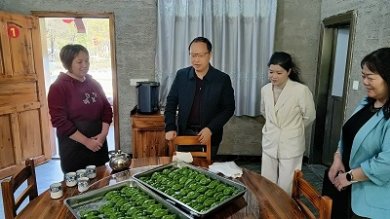 <b>指尖艾草青   舌尖春意浓 ——她用指尖将粤北的春天揉进美食里</b>